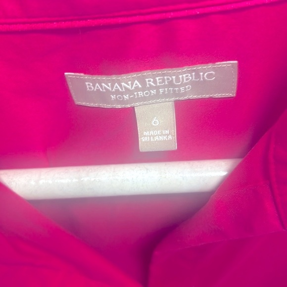 Sleek banana republic magenta button down size 6 - Picture 2 of 4